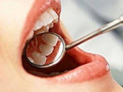 口腔溃疡引发的原因有哪些?